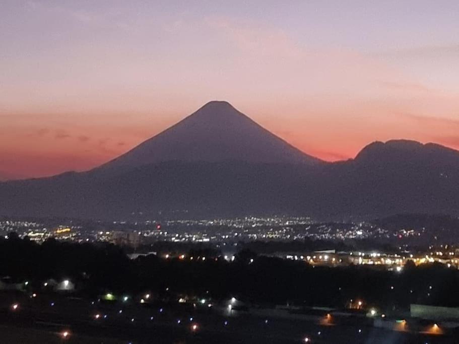 Amazing Volcano Views In Front Of Airport Guatemala City Exterior foto